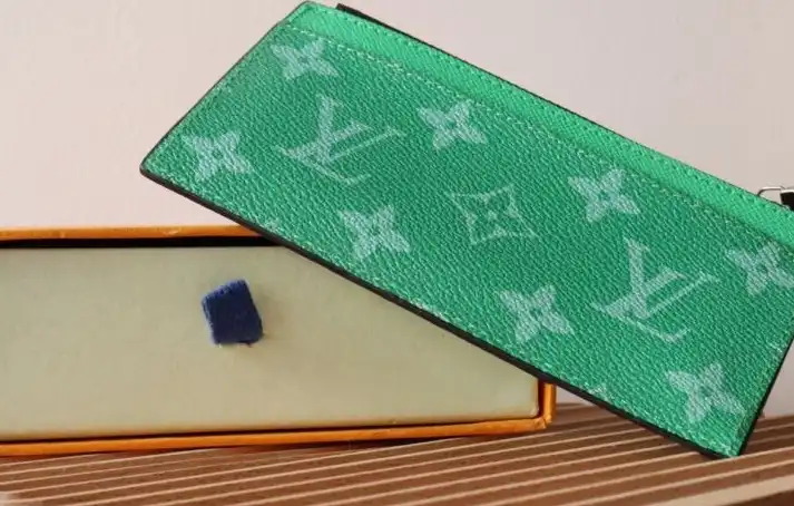 LV Wallets 4178D-0197