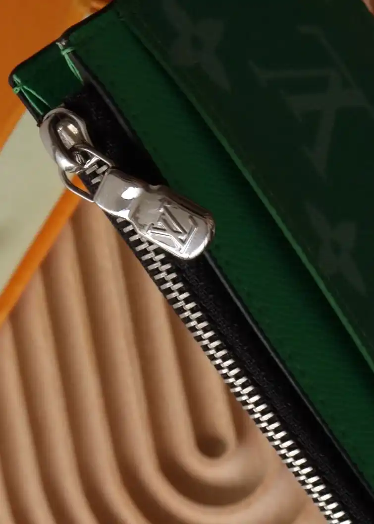 LV Wallets 4178D-0197