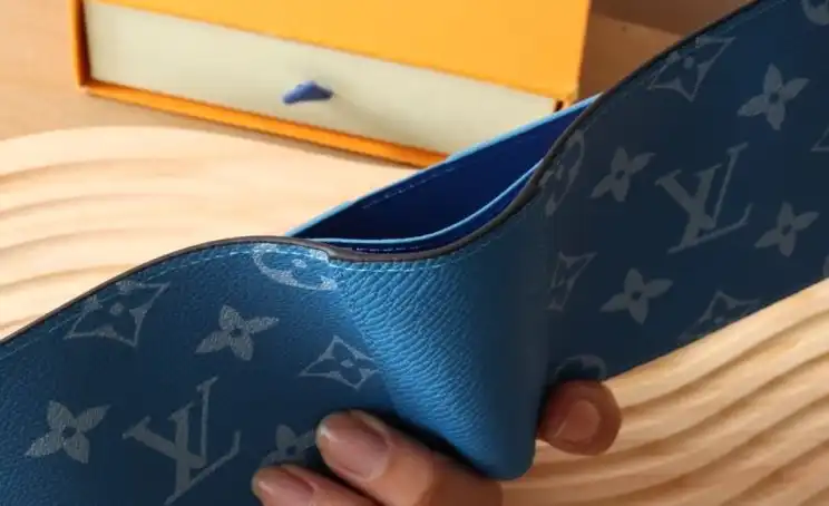 LV Wallets 4178D-0199