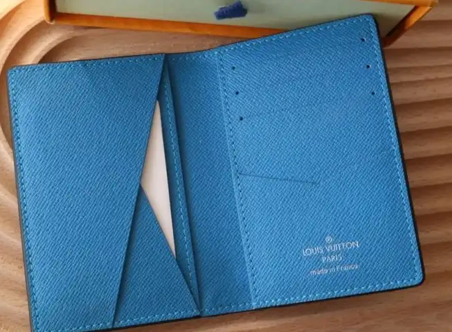 LV Wallets 4178D-0200
