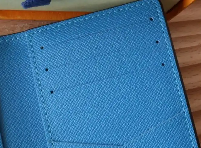 LV Wallets 4178D-0200