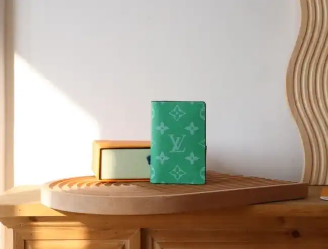LV Wallets 4178D-0201