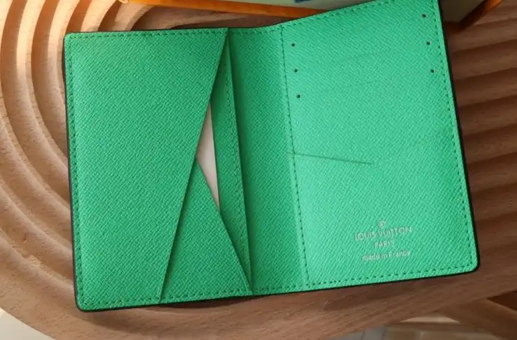 LV Wallets 4178D-0201