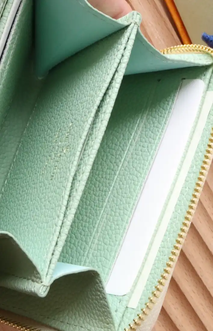 LV Wallets 4178F-0002