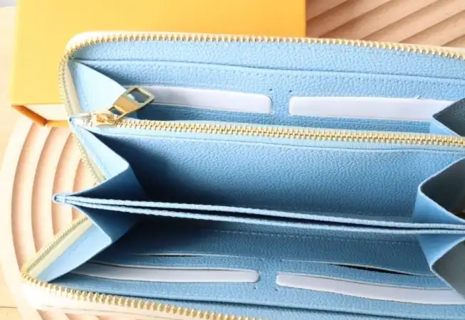 LV Wallets 4178F-0005