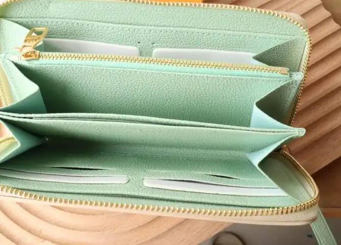 LV Wallets 4178F-0007