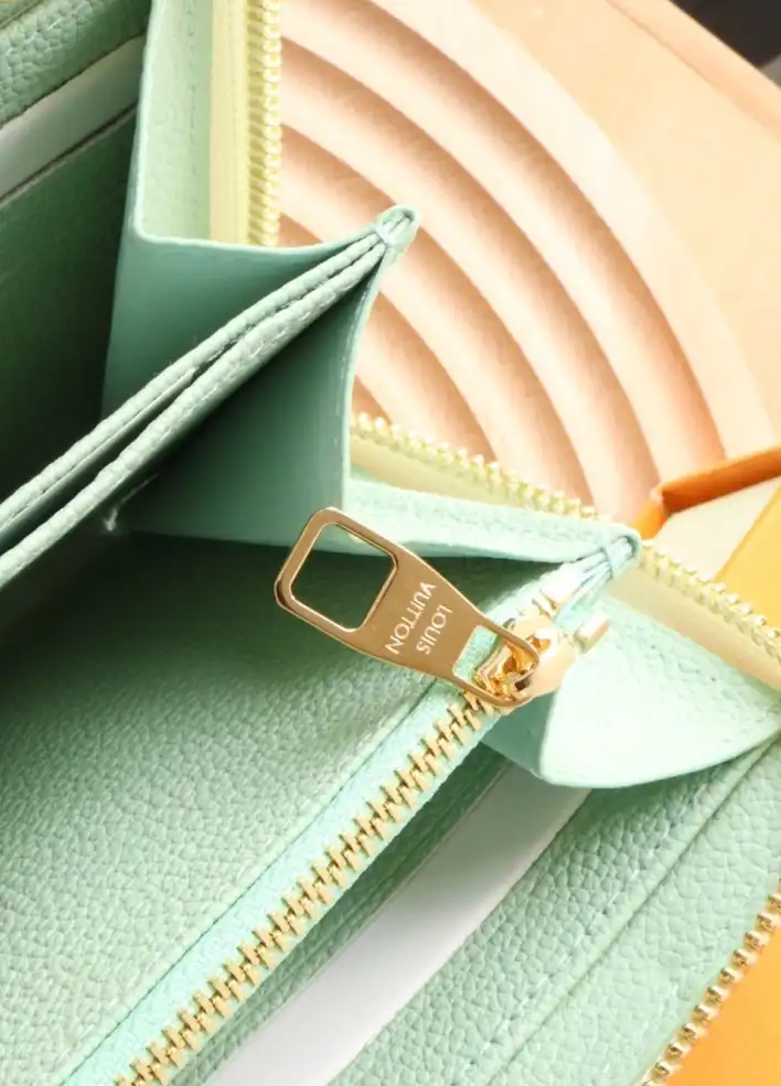LV Wallets 4178F-0007