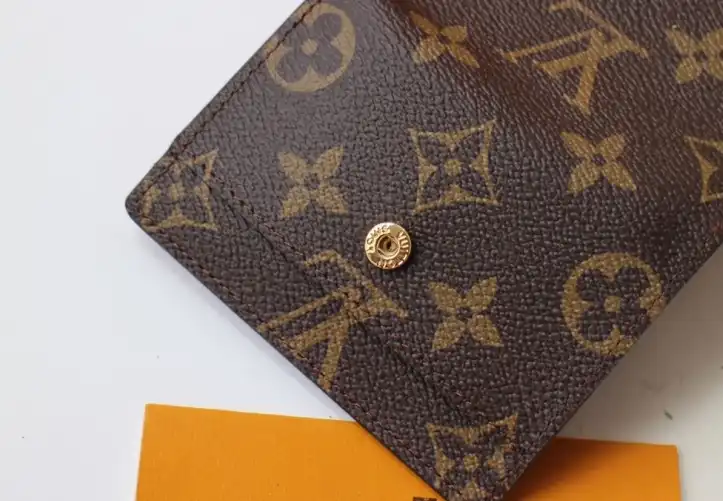 LV Wallets 4178F-0008