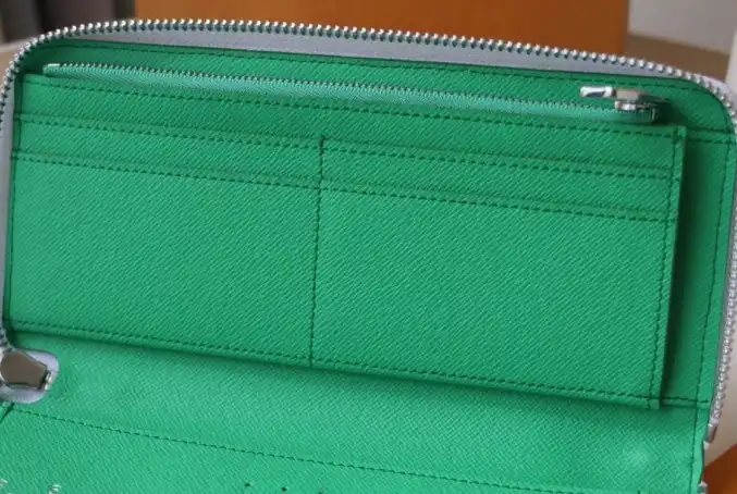 LV Wallets 4178F-0012