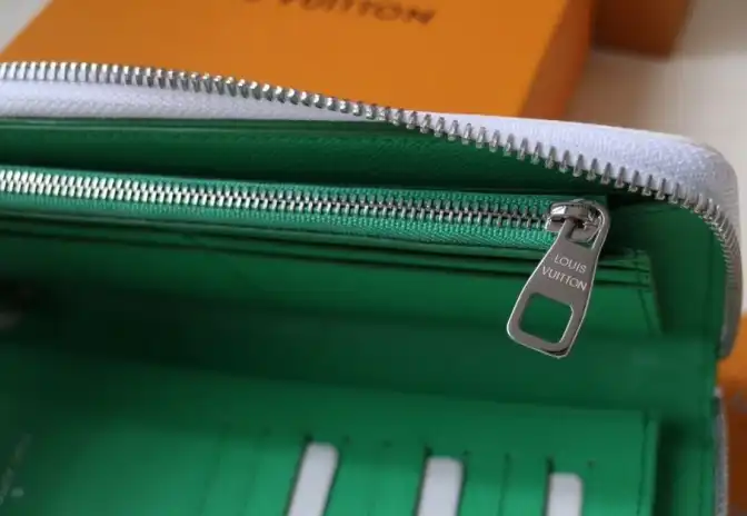 LV Wallets 4178F-0012