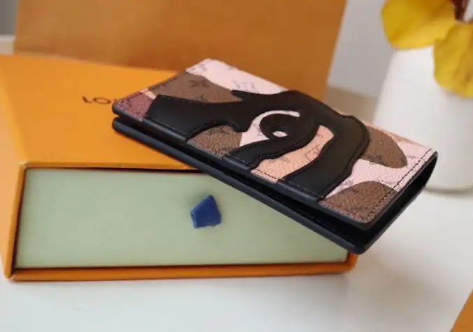LV Wallets 4178F-0014