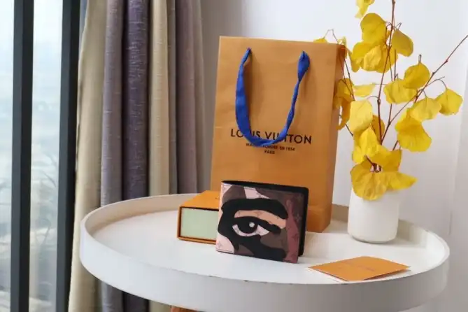 LV Wallets 4178F-0015