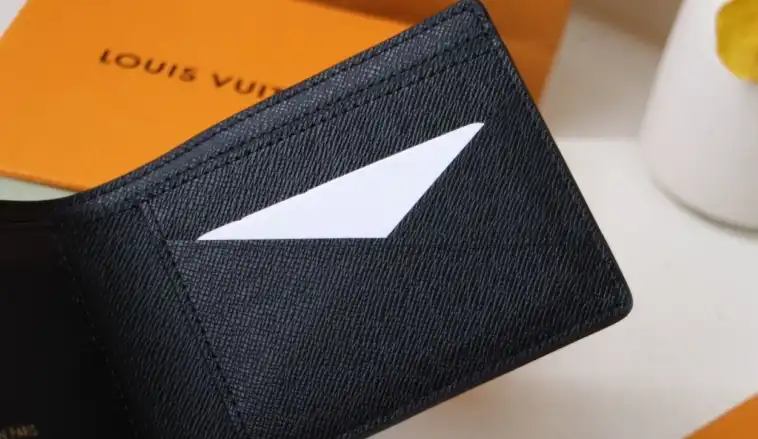 LV Wallets 4178F-0015