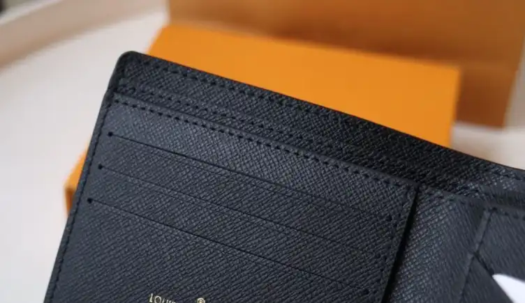 LV Wallets 4178F-0015