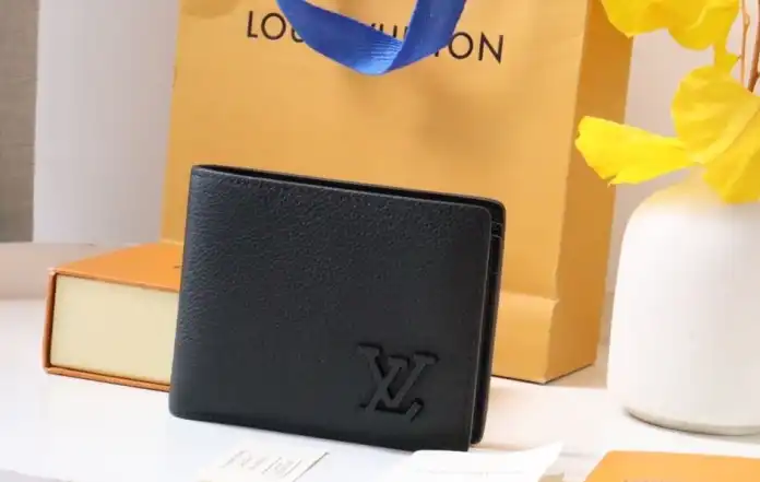 LV Wallets 4178F-0019