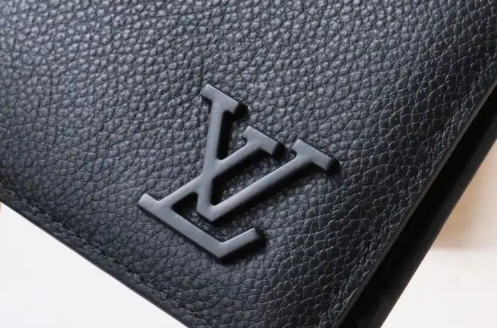 LV Wallets 4178F-0019