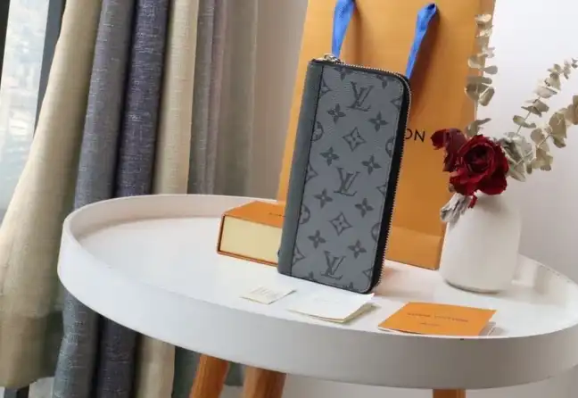 LV Wallets 4178F-0021