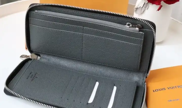 LV Wallets 4178F-0021