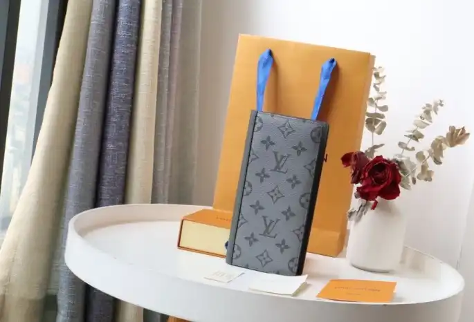 LV Wallets 4178F-0022