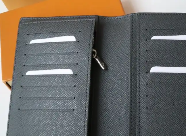 LV Wallets 4178F-0022