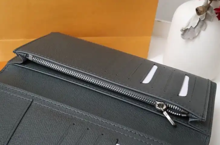 LV Wallets 4178F-0022