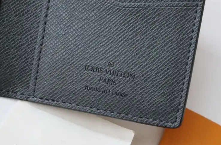 LV Wallets 4178F-0025
