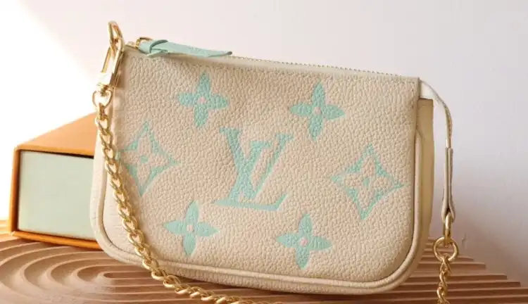 LV Clutch Bags 4178F-0026