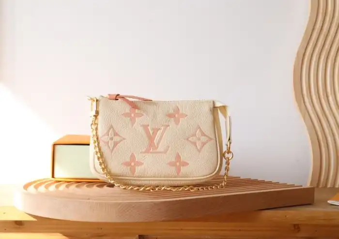LV Clutch Bags 4178F-0028