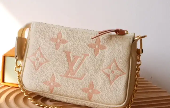 LV Clutch Bags 4178F-0028