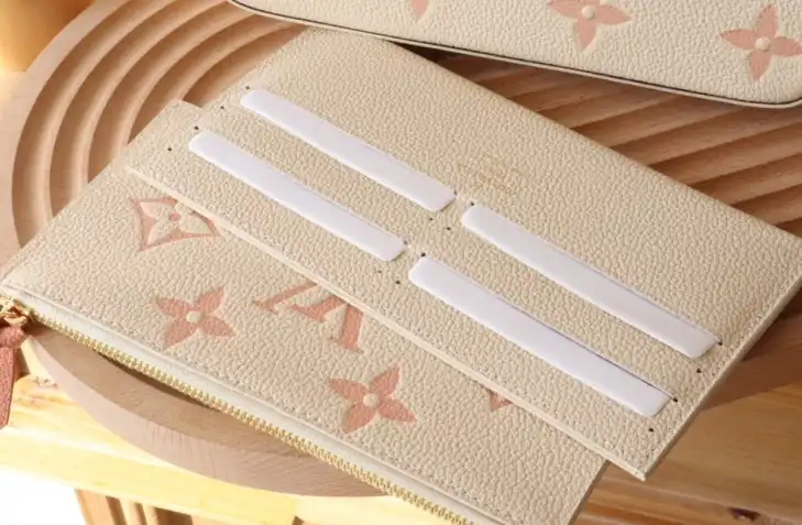 LV Wallets 4178F-0030
