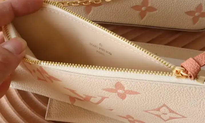 LV Wallets 4178F-0030