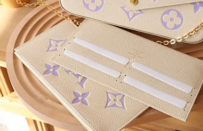 LV Wallets 4178F-0031