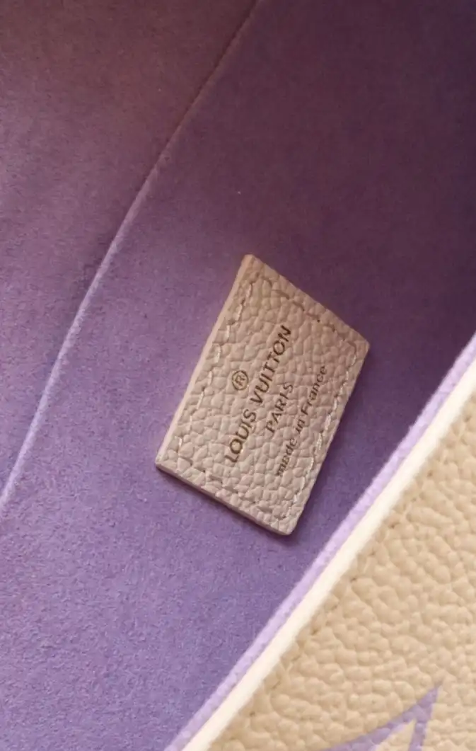 LV Wallets 4178F-0031