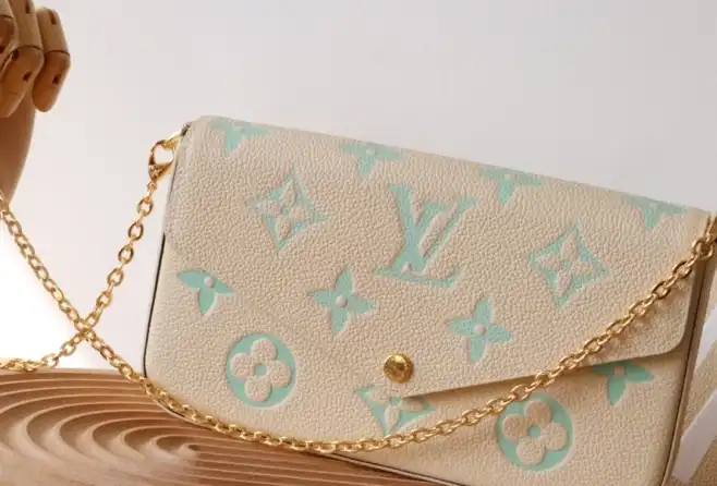 LV Wallets 4178F-0032