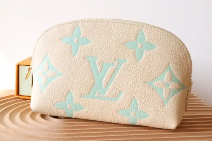 LV Clutch Bags 4178F-0035
