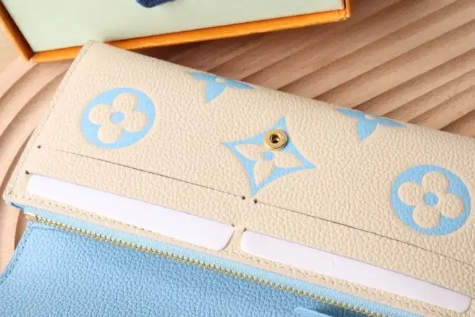 LV Wallets 4178F-0042