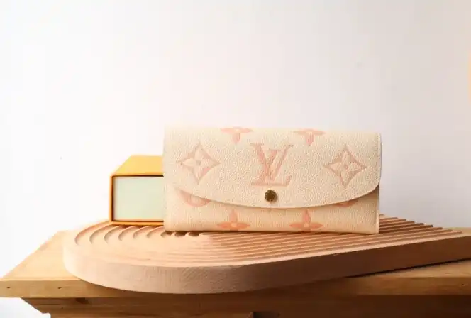 LV Wallets 4178F-0043