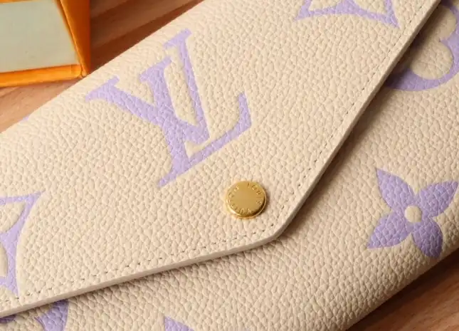 LV Wallets 4178F-0046