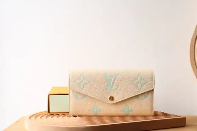 LV Wallets 4178F-0047