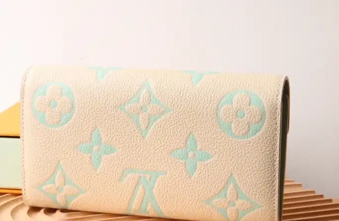 LV Wallets 4178F-0047