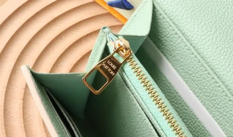LV Wallets 4178F-0047