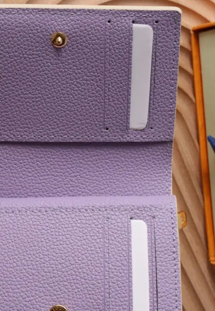 LV Wallets 4178F-0050