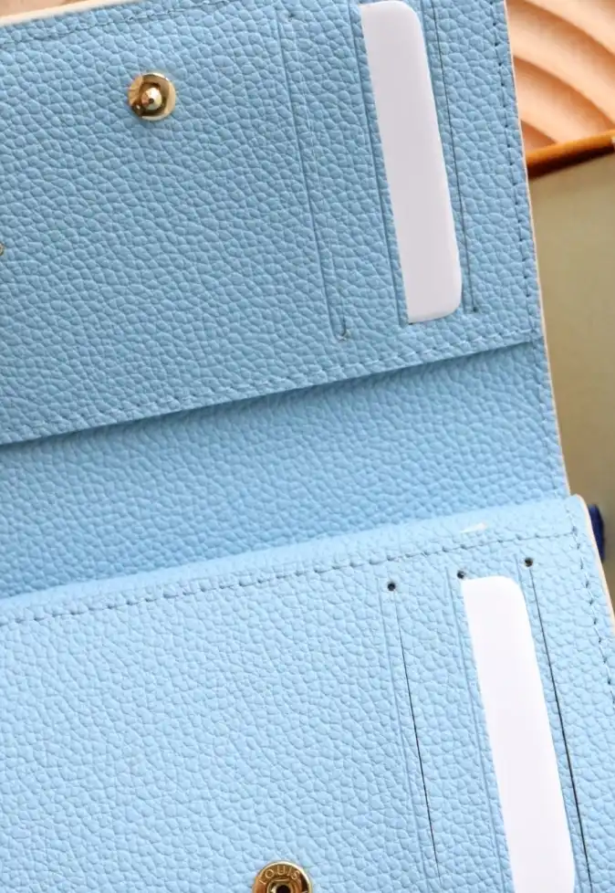 LV Wallets 4178F-0052