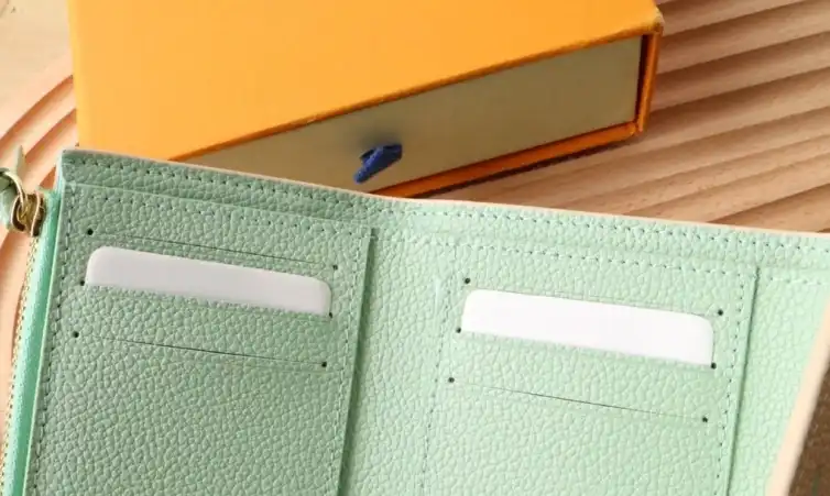 LV Wallets 4178F-0054
