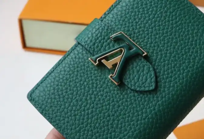 LV Wallets 4178F-0058
