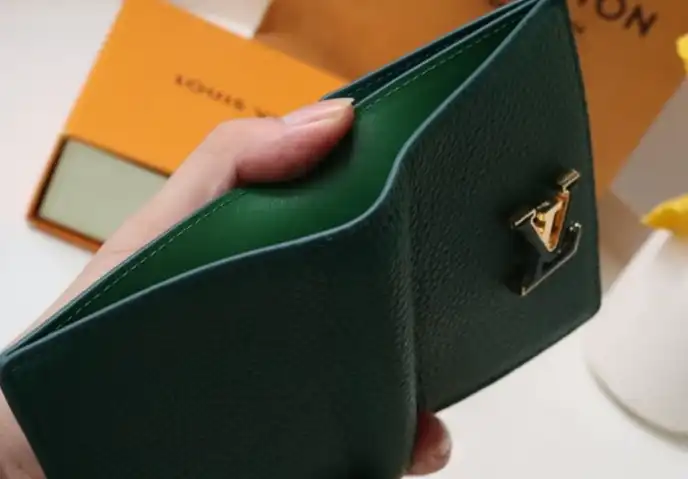 LV Wallets 4178F-0058