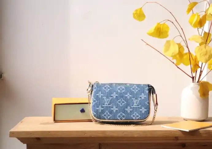LV Wallets 4178F-0059