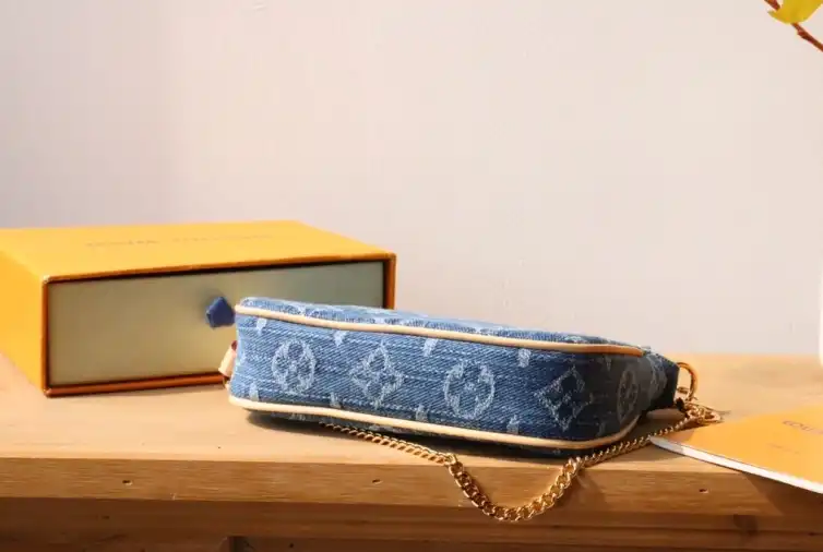 LV Wallets 4178F-0059