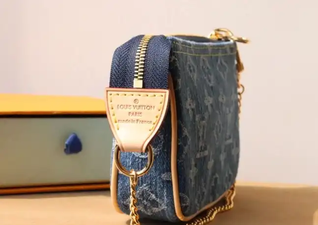 LV Wallets 4178F-0059