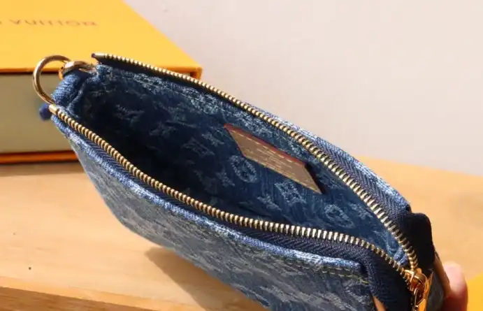 LV Wallets 4178F-0059